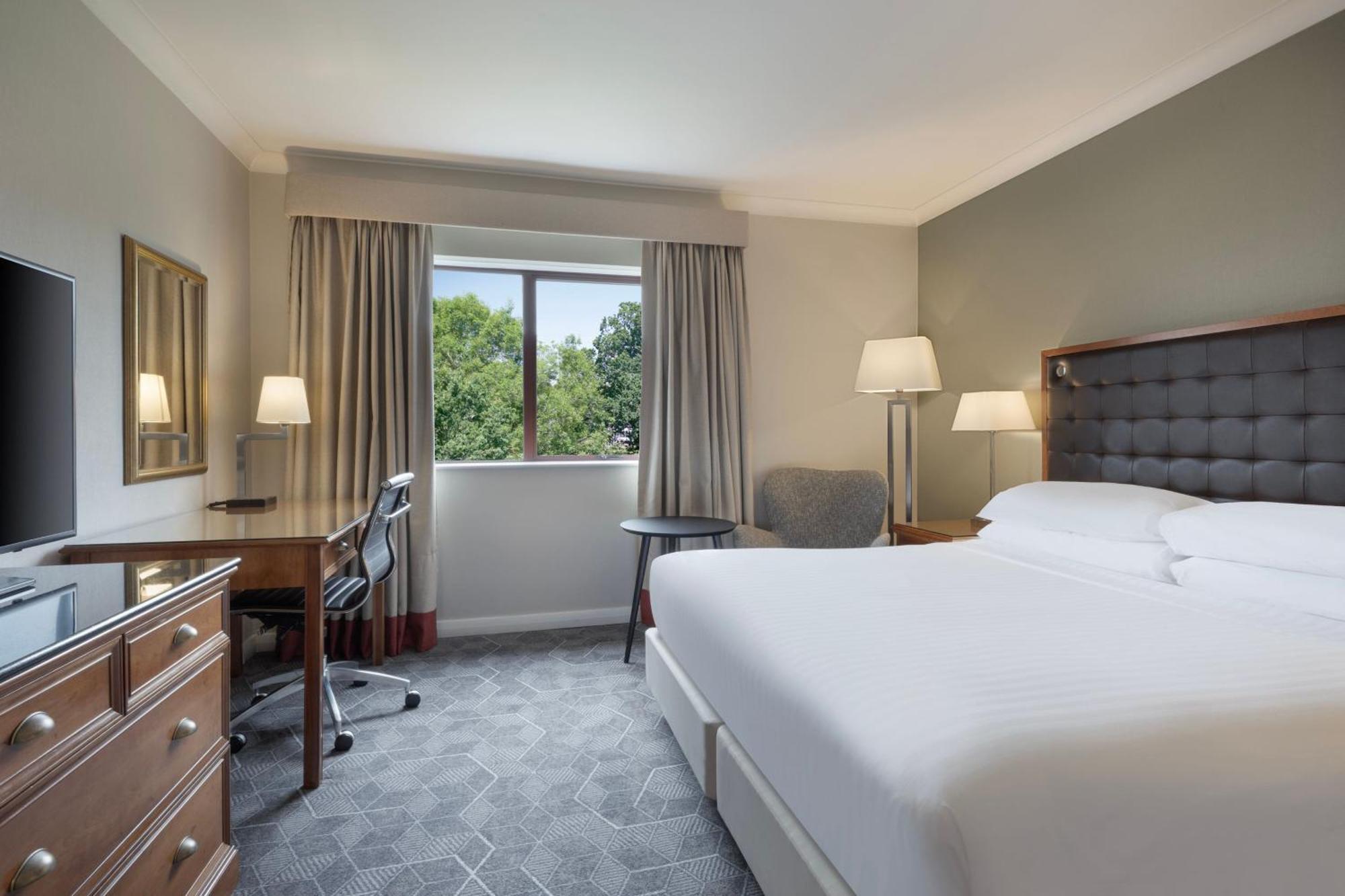 Delta Hotels By Marriott Waltham Abbey Buitenkant foto