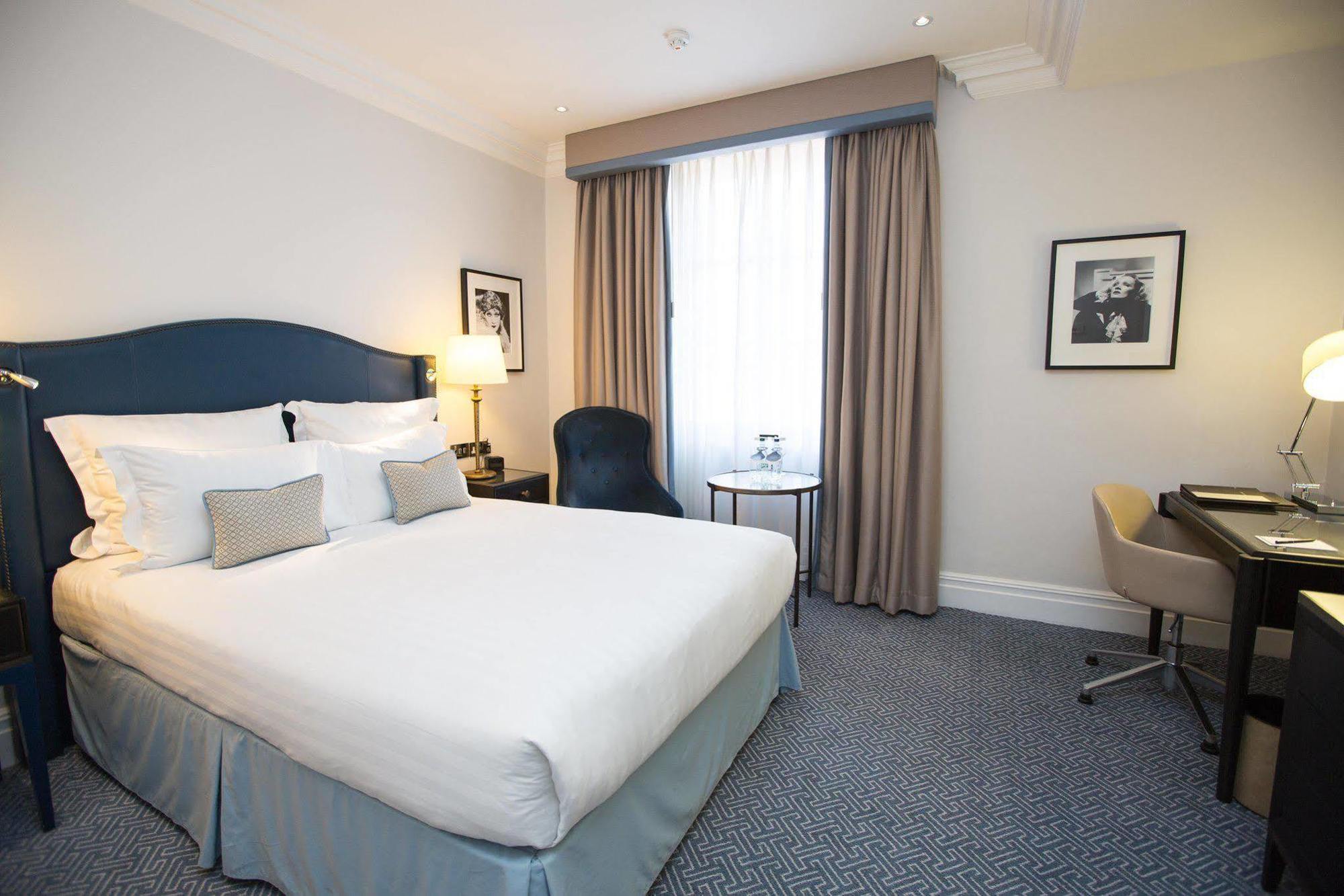 Delta Hotels By Marriott Waltham Abbey Buitenkant foto