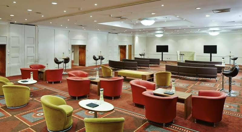 Delta Hotels By Marriott Waltham Abbey Buitenkant foto